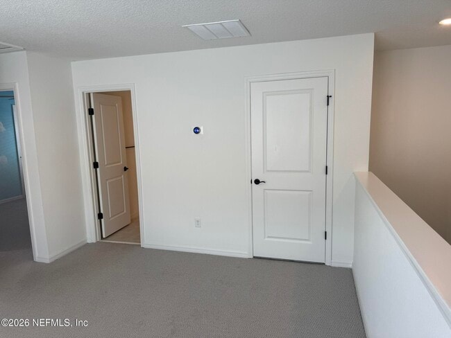 Building Photo - 236 Hawthorn Pk Cir