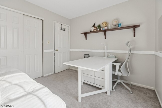 Building Photo - 360 Cotswold Pl