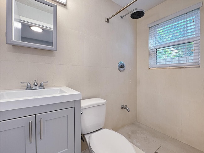 Building Photo - 1503 NE 4th Ct