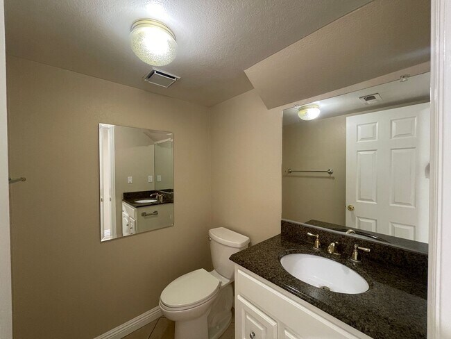 Building Photo - Lancaster 3 bedroom - AVAILABLE NOW!