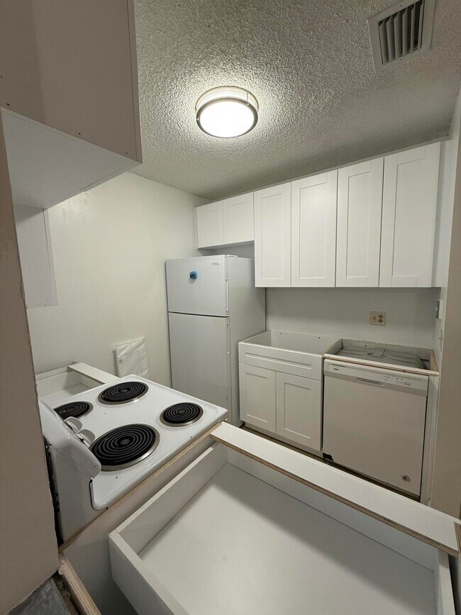 Building Photo - 26 Crossings Cir