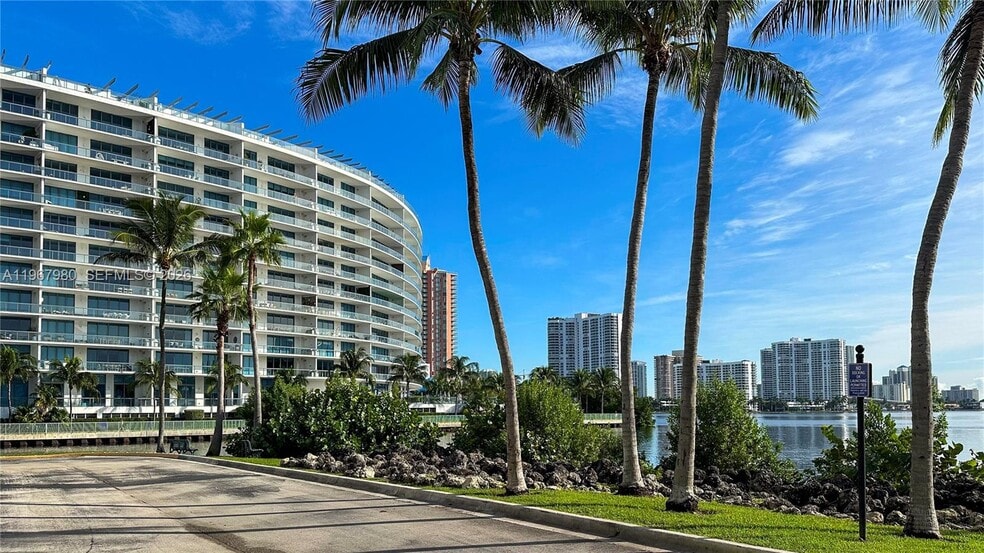 Building Photo - 3255 NE 184th St