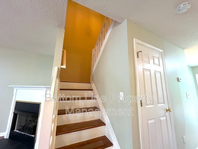 Building Photo - 13656 Meade Glen Ct