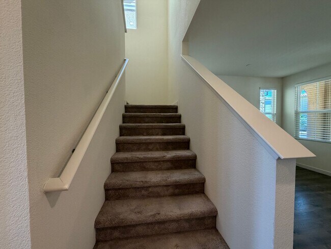 Building Photo - Beautiful 3-Bedroom Home in Anatolia