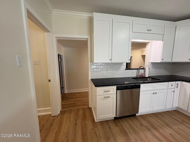 Building Photo - 524 Cedar Crest Ct