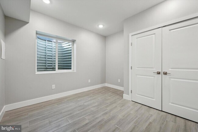 Building Photo - 5412 Delancey St