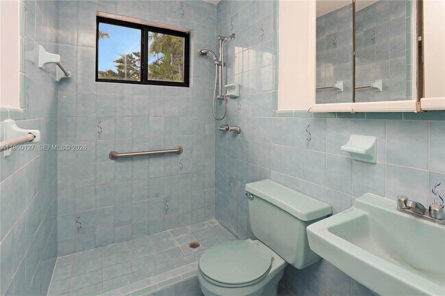 Building Photo - 2220 SW 90th Ave