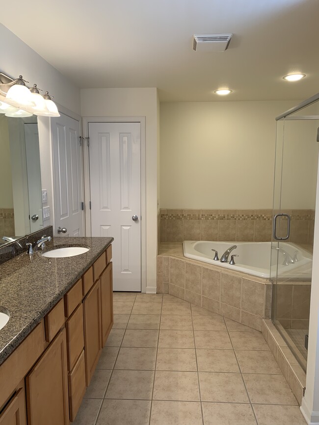 Master Bath - 1691 N Marshall St