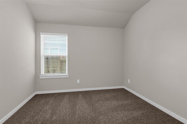 Building Photo - 38710 Yellowstone Dr