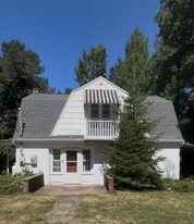Building Photo - 1012 Bay Rd