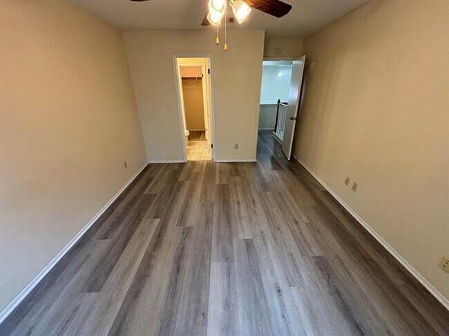 Building Photo - 10911 Grassmere Ct