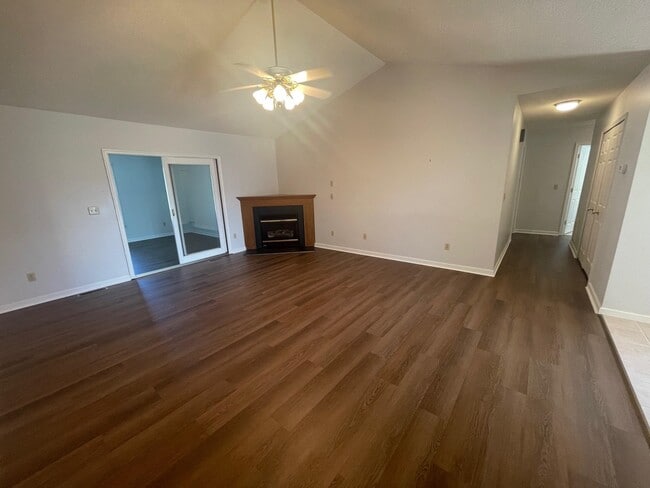 Building Photo - 10401 Whispering Pine Ln
