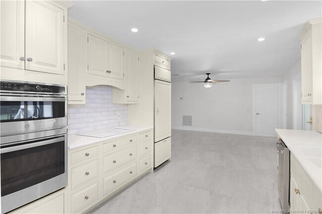 Building Photo - 4 Copaire Rd