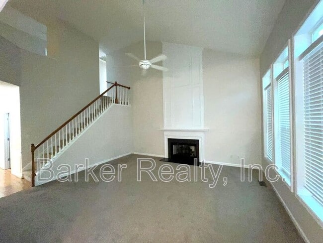 Building Photo - 2312 Colony Woods Dr