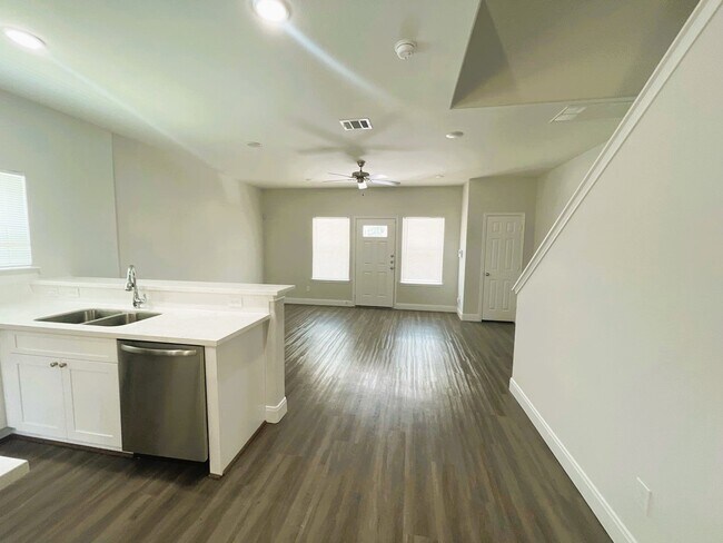 Building Photo - 8235 Locksley Rd