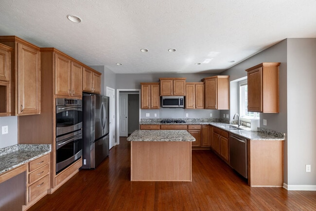 Building Photo - 8965 Snowberry Court