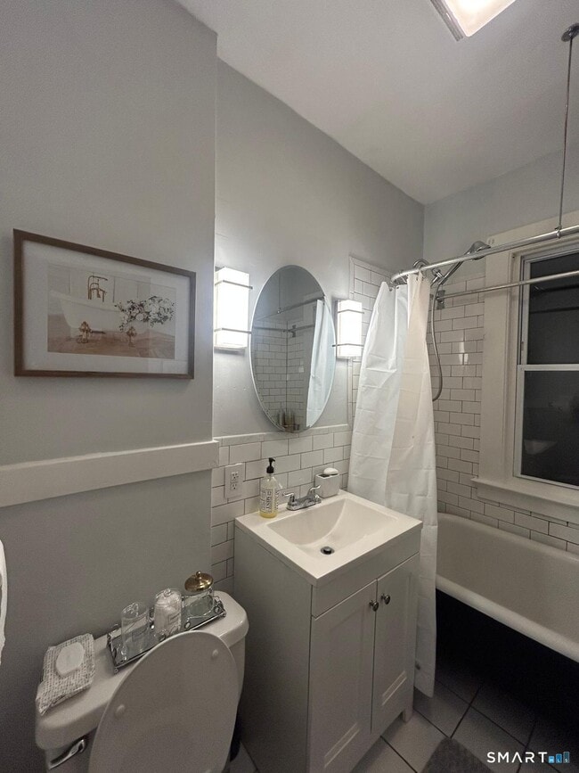 Building Photo - 458 Hillside Ave