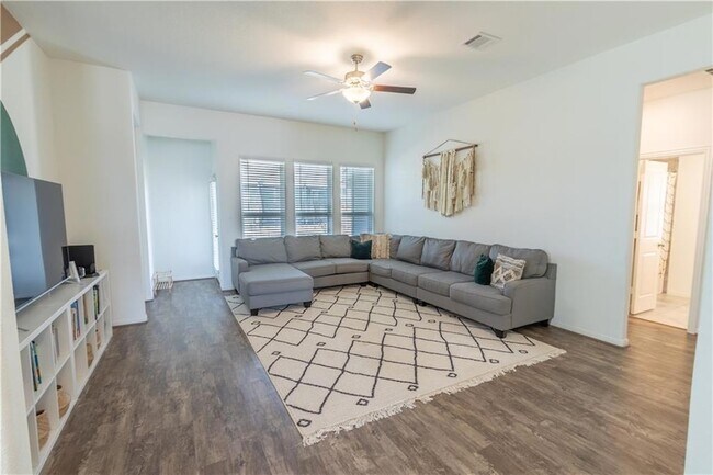 Building Photo - 104 Cascia Cir
