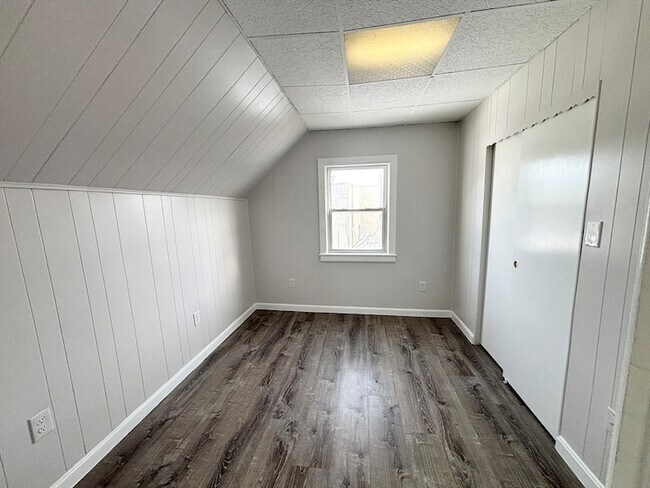 Building Photo - 3 Hadley Ct