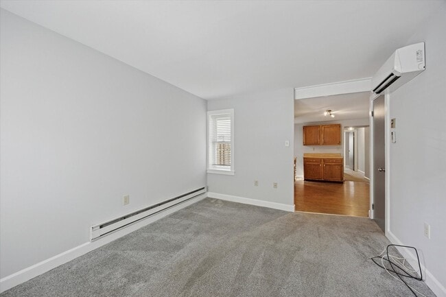 Building Photo - 117 E Miner St