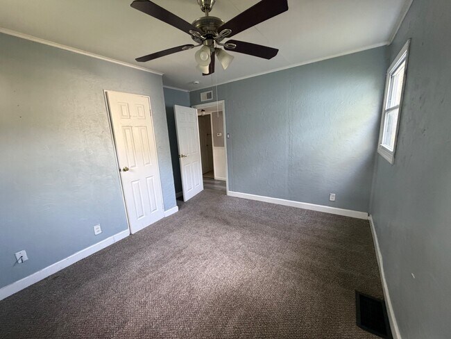 Building Photo - 1432 Bel Air