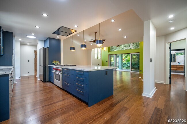 Building Photo - 427 Akoakoa Pl