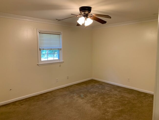 Building Photo - Spacious Ranch House in North Raleigh