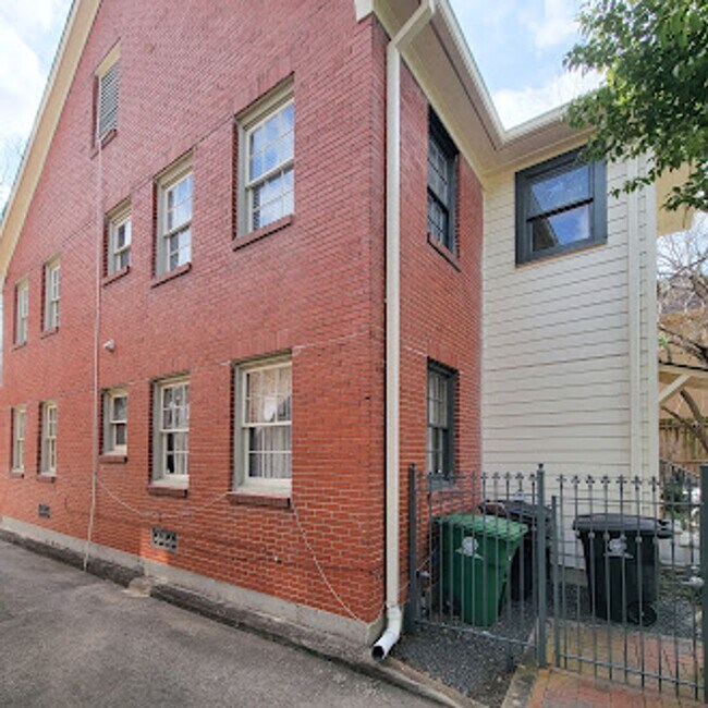 Building Photo - 1728 Hawthorne St