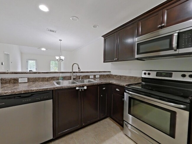 Building Photo - 528 Scenic Dr