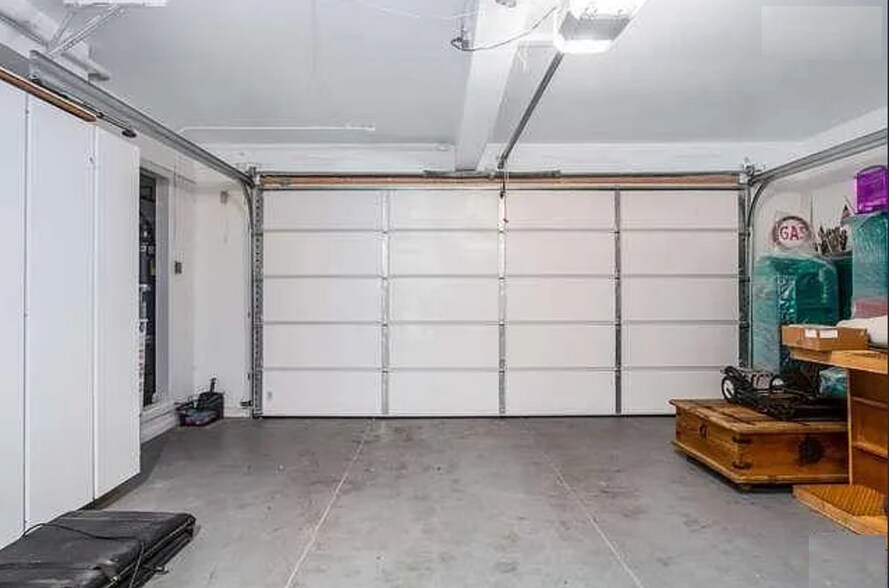 Building Photo - 745 Oxford Ave