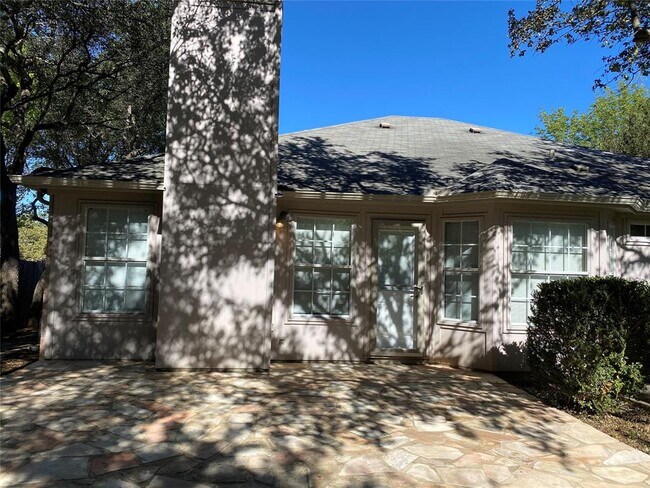 Building Photo - 1208 Tremont Dr