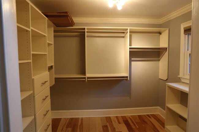 Building Photo - 3809 Allenhurst Dr