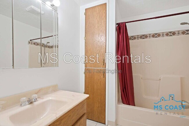 Building Photo - 15317 Waycross Dr