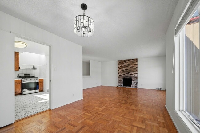 Building Photo - 72 Huntington Dr