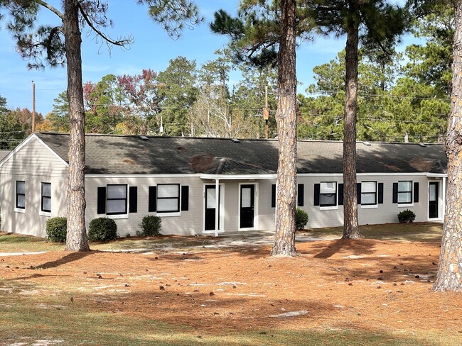 Building Photo - The Landings at 237