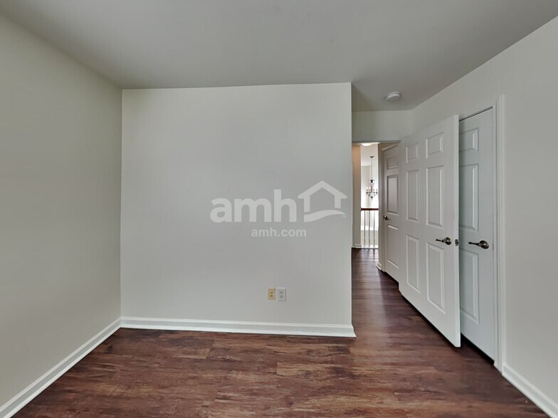 Building Photo - 2006 Brook Valley Run