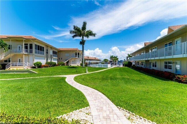 Building Photo - 850 Palm St