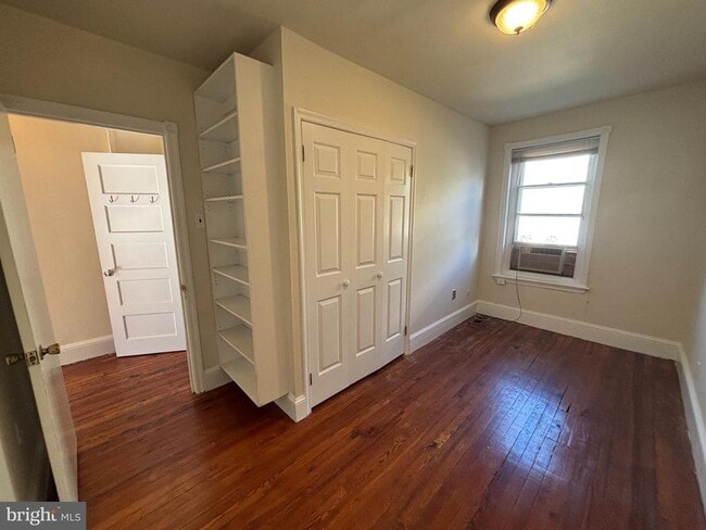 Building Photo - 214 East St