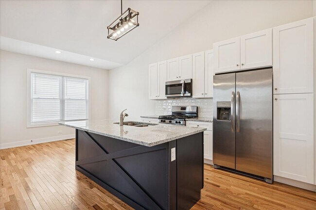 Building Photo - 935 Partridge Cir