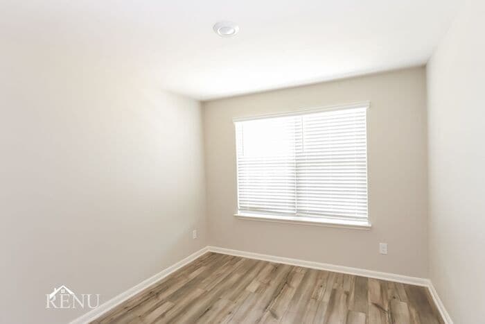 Building Photo - 2022 Delta Downs Dr