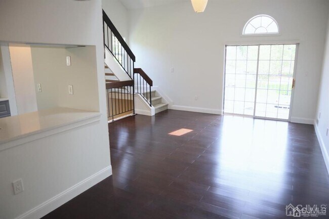 Building Photo - 1306 Commons at Kingswood Dr