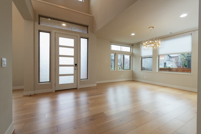 Building Photo - 4077 233rd Pl SE