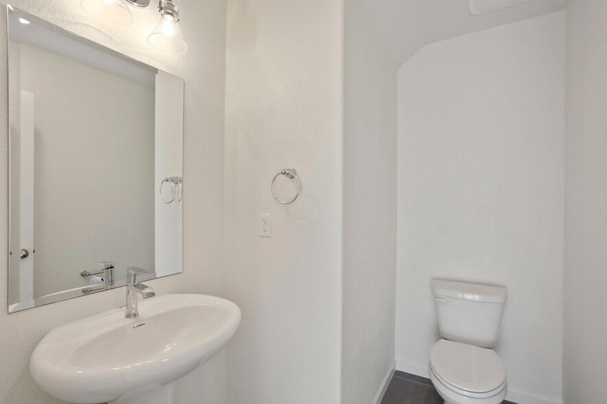 Building Photo - 3120 Kuppens Way