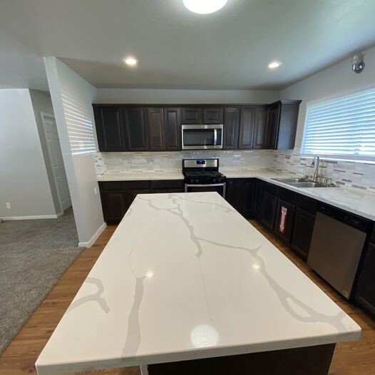 Building Photo - 10 Ferguson St