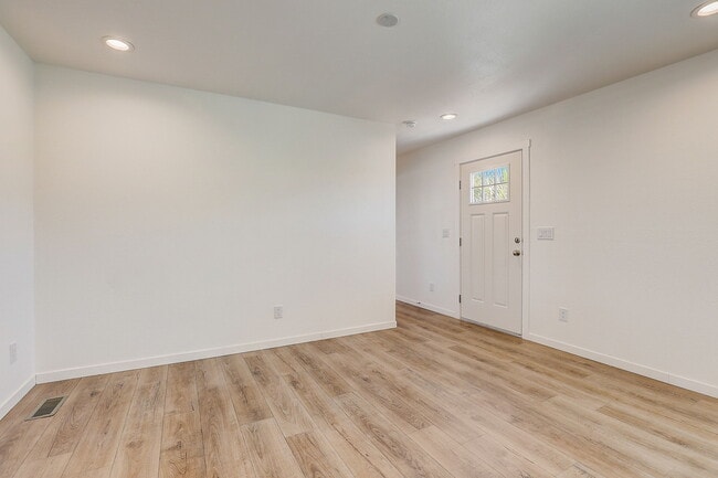 Building Photo - 2627 S Lamb Blvd