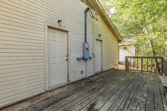 Building Photo - 140 County Rd 1604