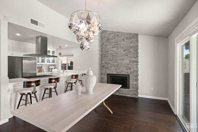 Building Photo - 5209 Pla Vada Dr