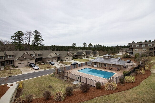 Building Photo - 45 Cypress Cir