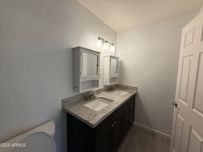Building Photo - 4613 S Rita Ln