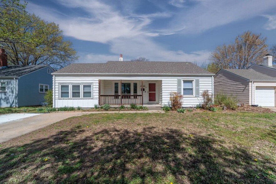 Primary Photo - 2448 E Aloma St